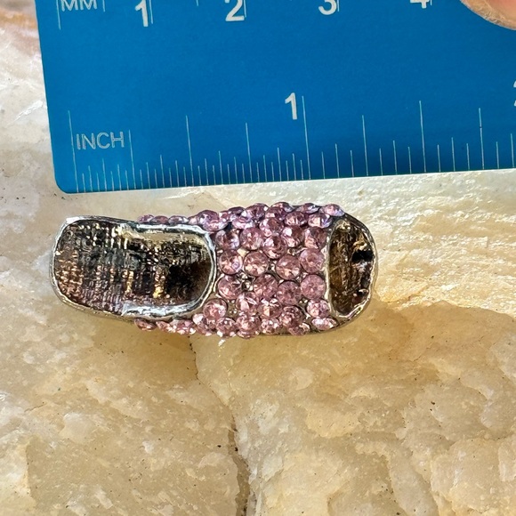 An Adorable Pink Rhinestones Sandal Brooch - Picture 12 of 12